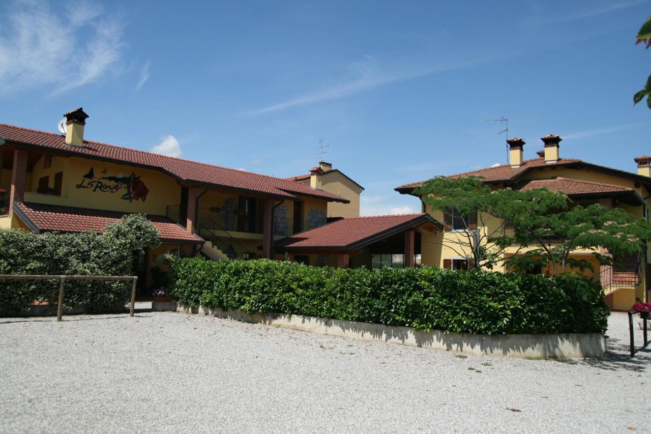 Agriturismo Lis Rosis Medea ภายนอก รูปภาพ